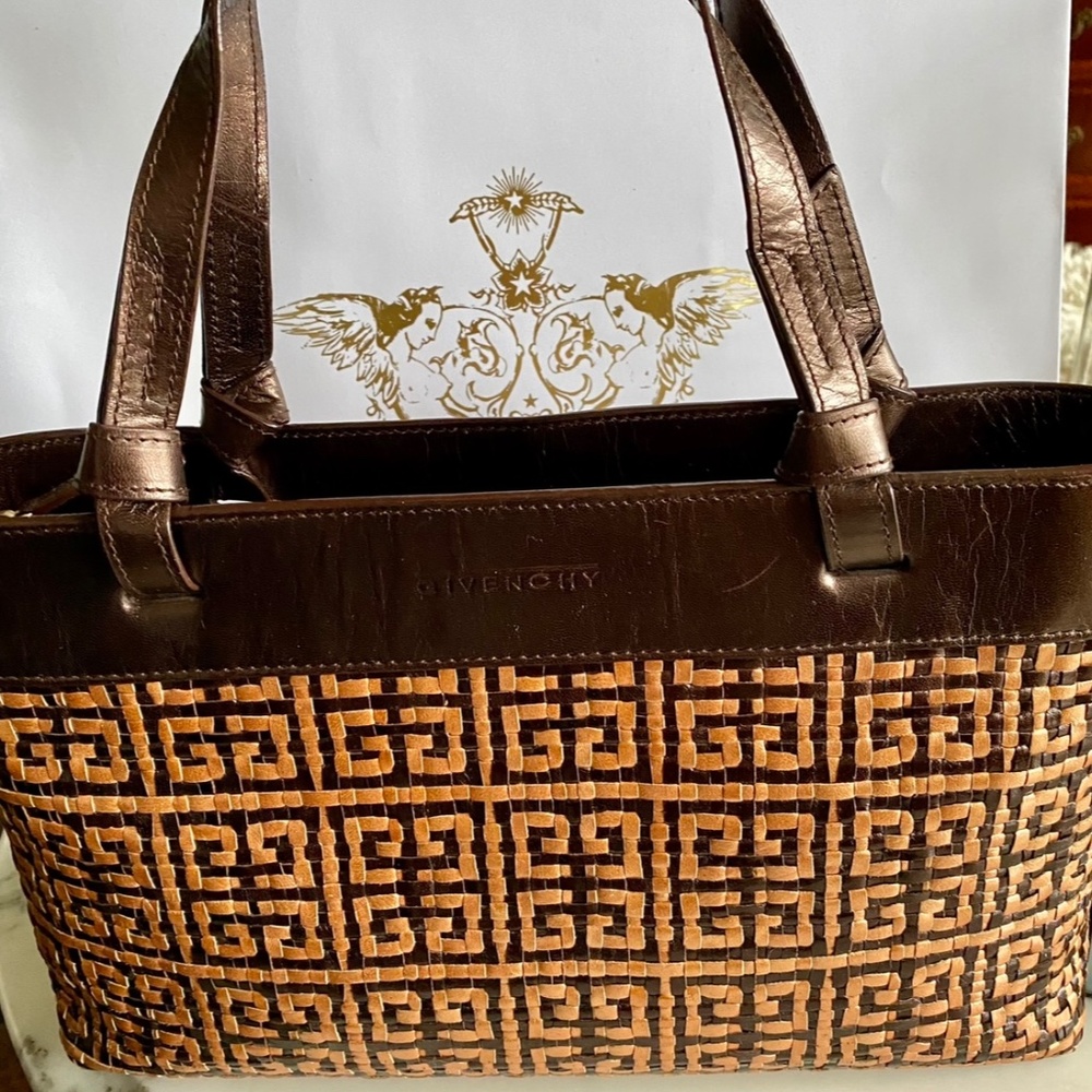 Givenchy Purse 👜